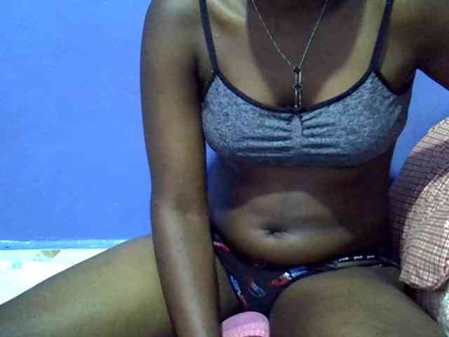 curvy-corazon webcam