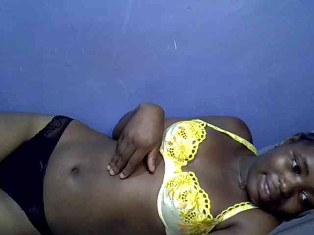 curvy-corazon webcam