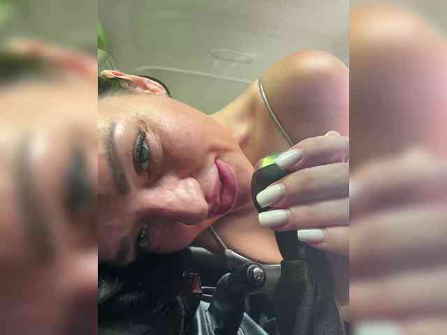 ValerieNoir webcam
