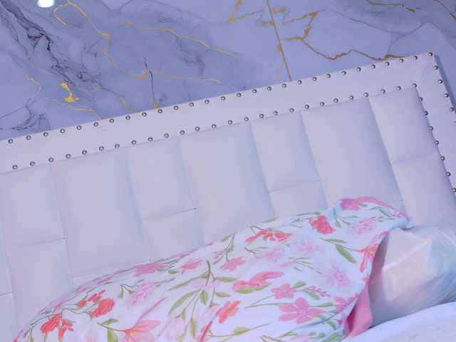 hollyvega's BongaCams show and profile