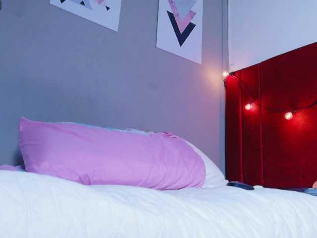 hollyvega's BongaCams show and profile