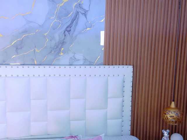 hollyvega's BongaCams show and profile