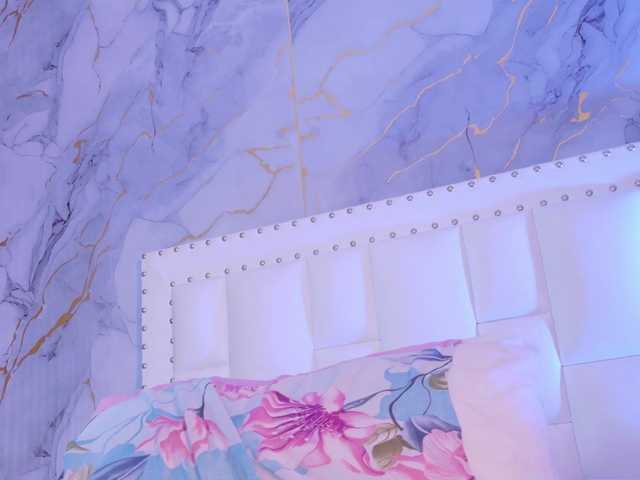 hollyvega's BongaCams show and profile