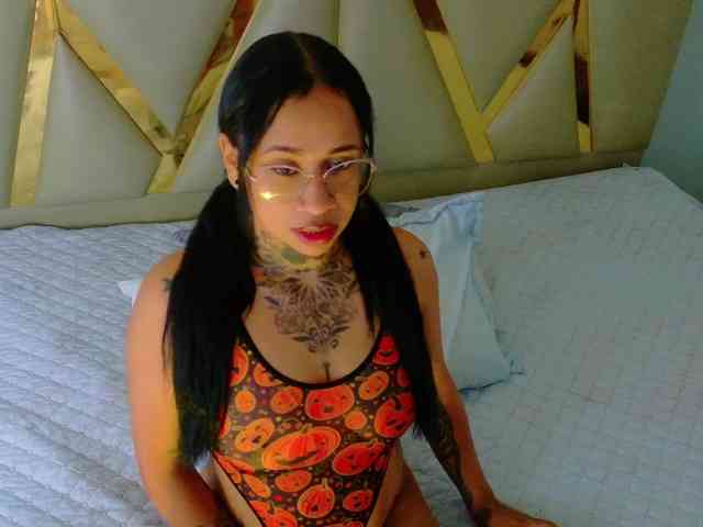 hollyvega webcam