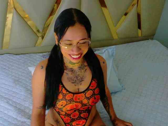 hollyvega webcam