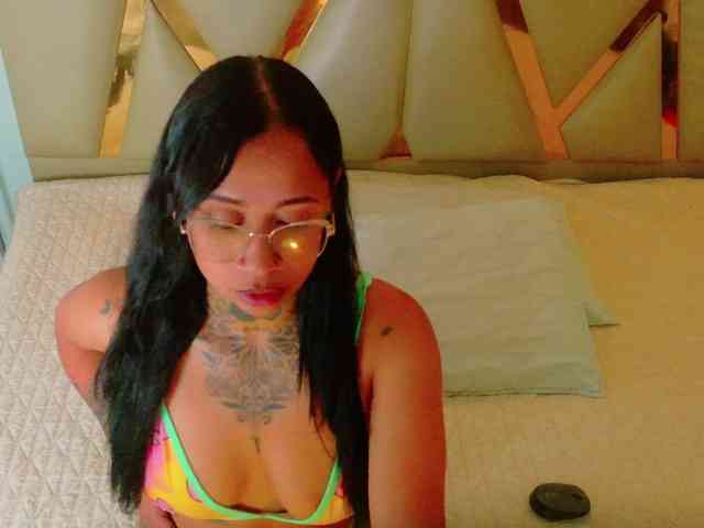 hollyvega webcam