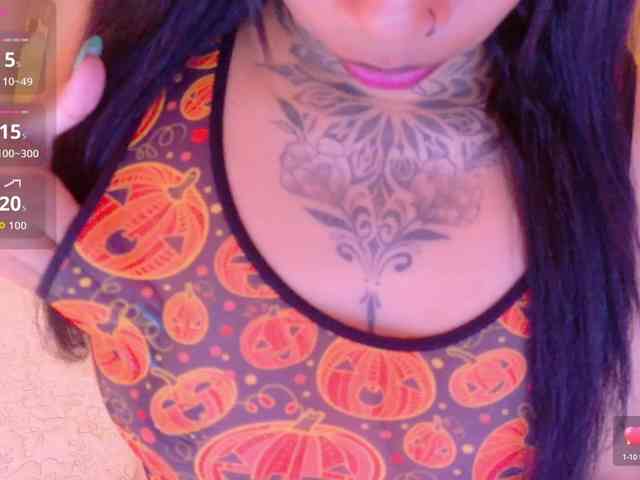 hollyvega