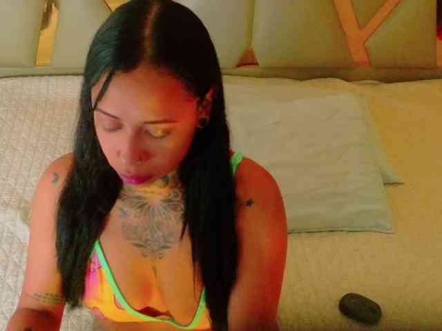 hollyvega webcam