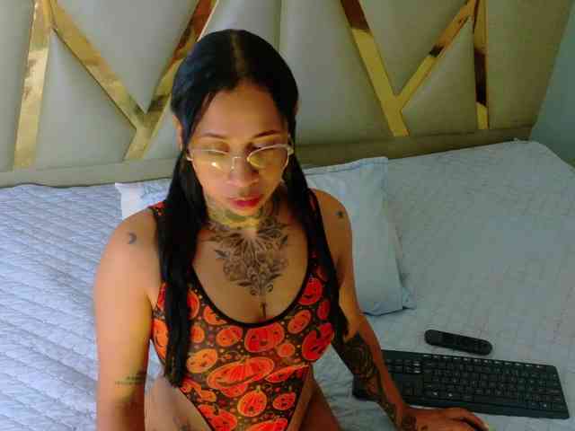 hollyvega webcam
