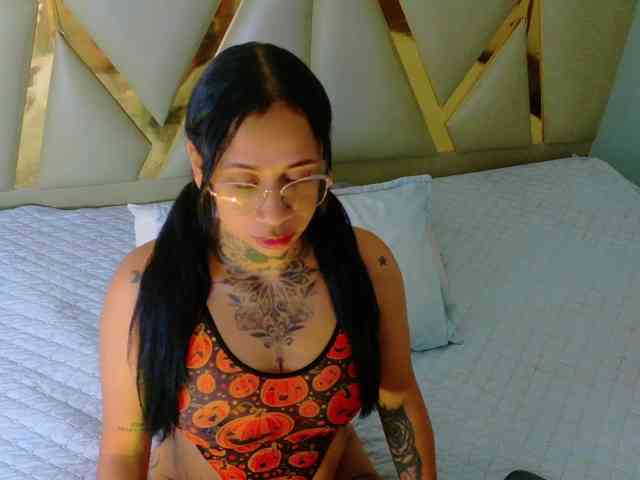 hollyvega webcam