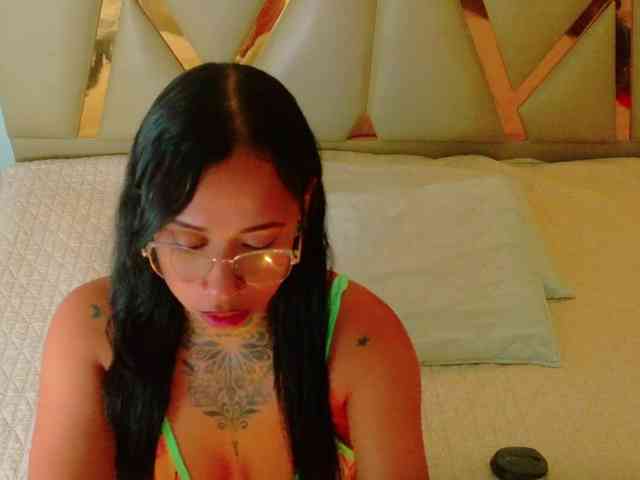 hollyvega webcam
