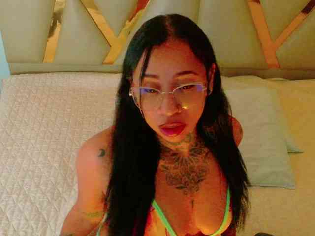 hollyvega webcam