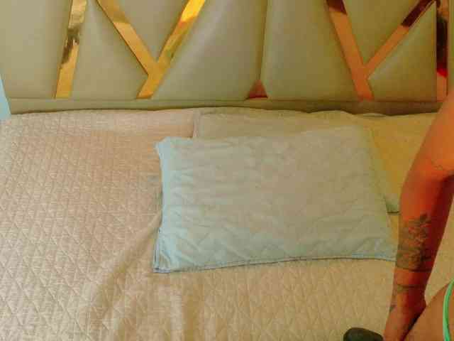 hollyvega webcam