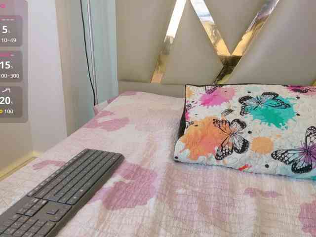 hollyvega webcam