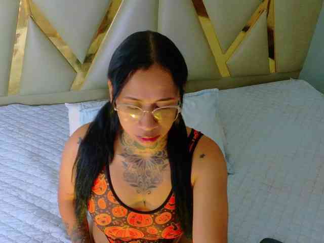 hollyvega webcam