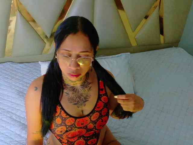 hollyvega
