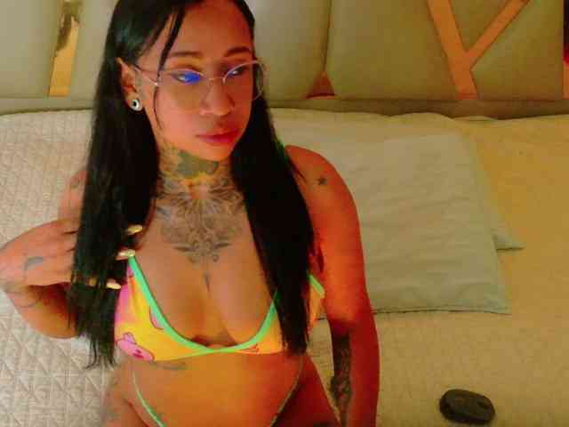 hollyvega webcam
