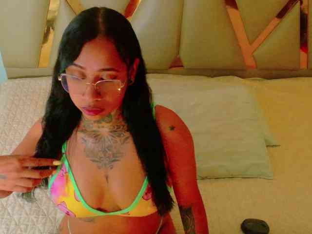 hollyvega webcam