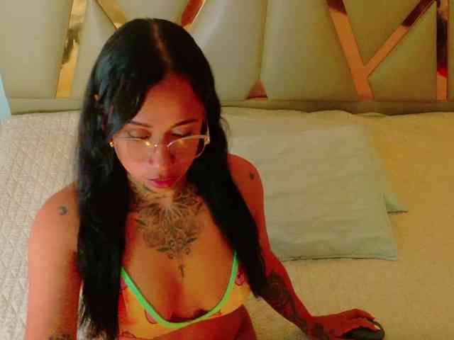 hollyvega