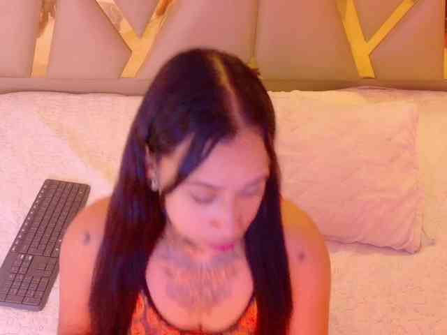 hollyvega