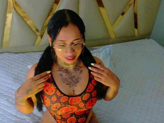 hollyvega webcam
