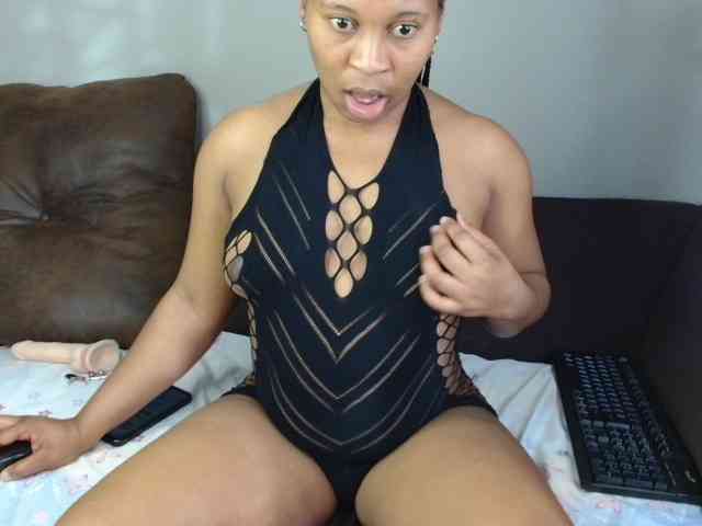 BaddassSexyAddict webcam
