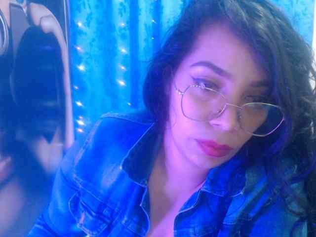 Pussyhairy13 webcam