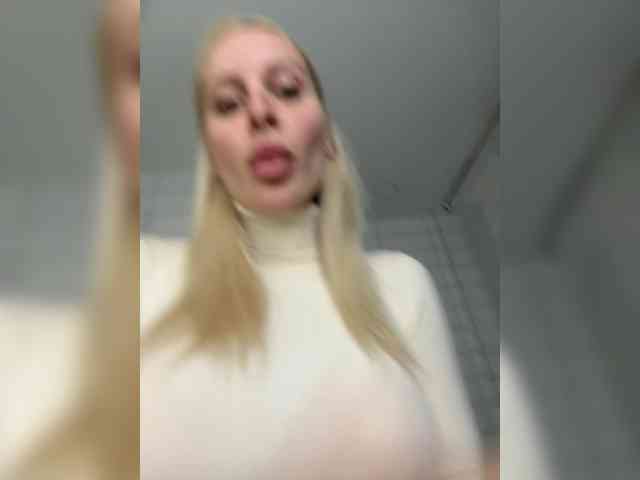 AlisaSecret webcam