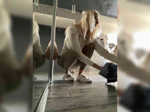 AlisaSecret webcam