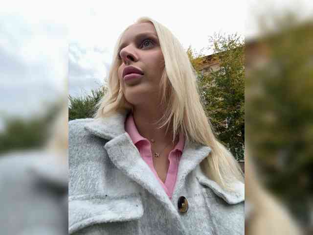 AlisaSecret webcam