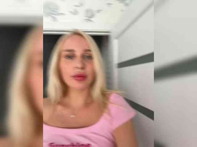 AlisaSecret webcam