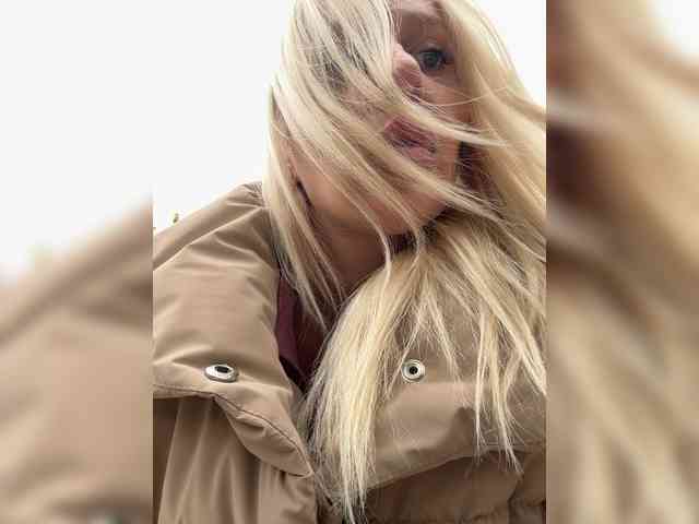 AlisaSecret webcam