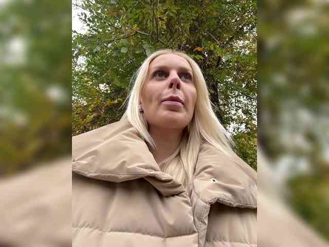 AlisaSecret webcam