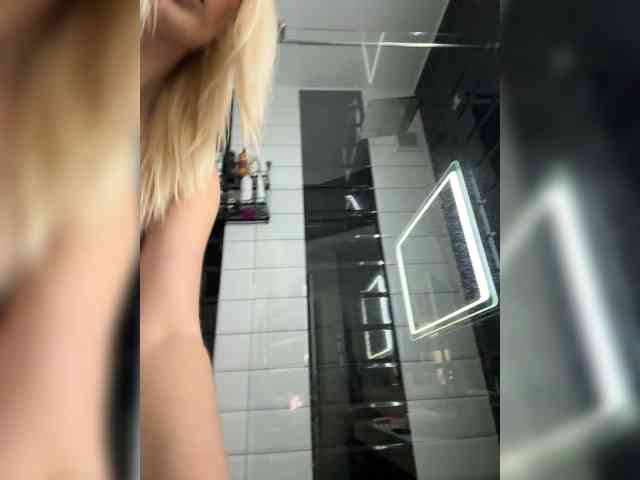 AlisaSecret webcam