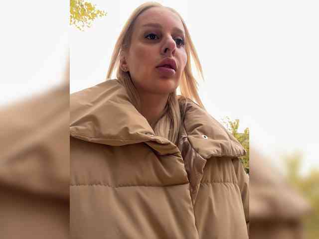 AlisaSecret webcam