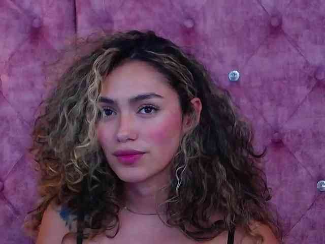 MaddisonBelucci webcam