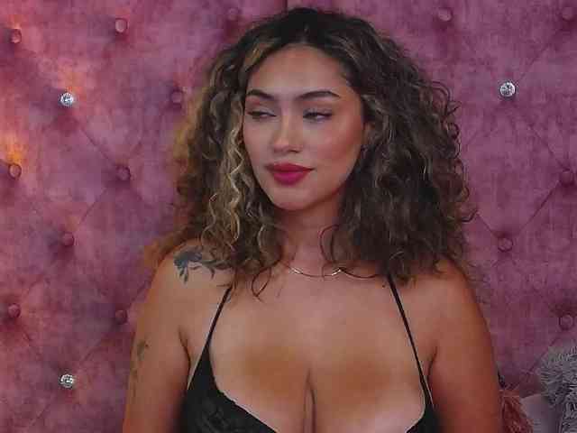 MaddisonBelucci webcam