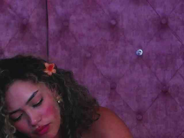 MaddisonBelucci webcam