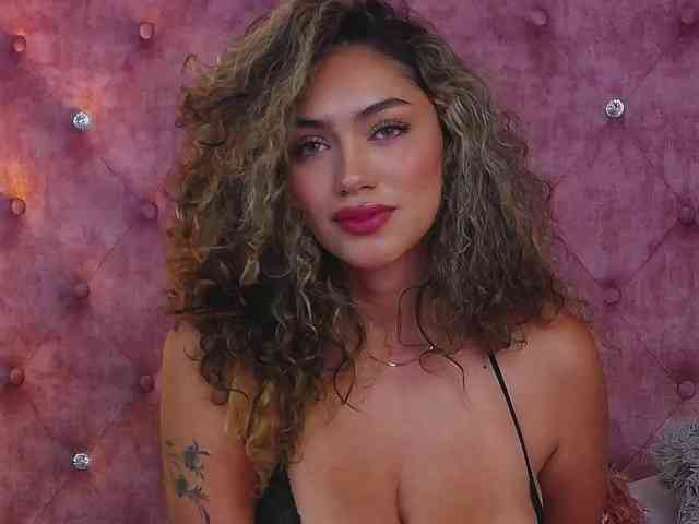 MaddisonBelucci webcam