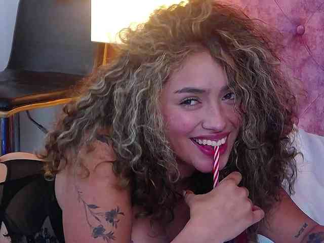 MaddisonBelucci webcam