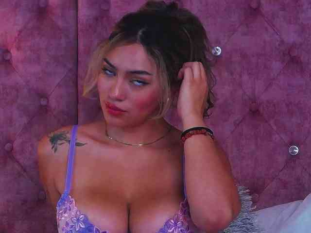 MaddisonBelucci webcam