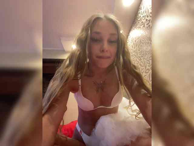 Kamila-Stpip22 webcam