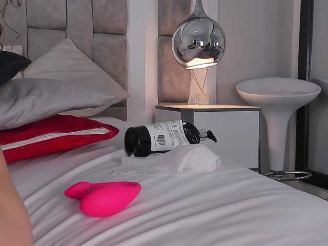 JuliettaBleer's BongaCams show and profile