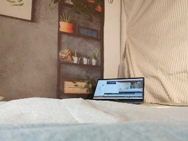 kinkynanalina's BongaCams show and profile