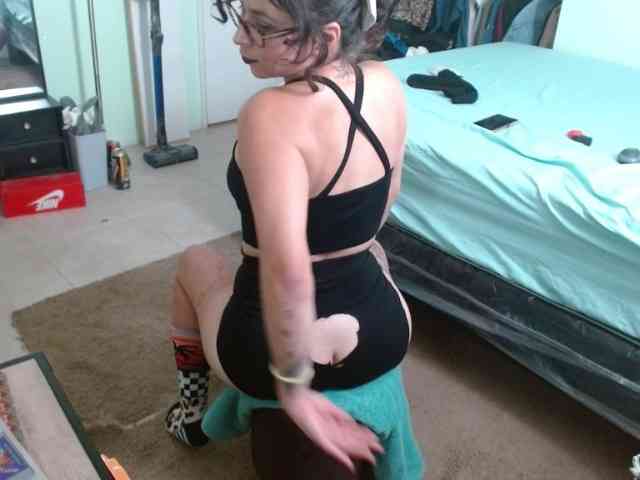 Mizdanika420 webcam