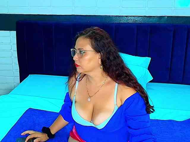 ScarlettBoobs- webcam