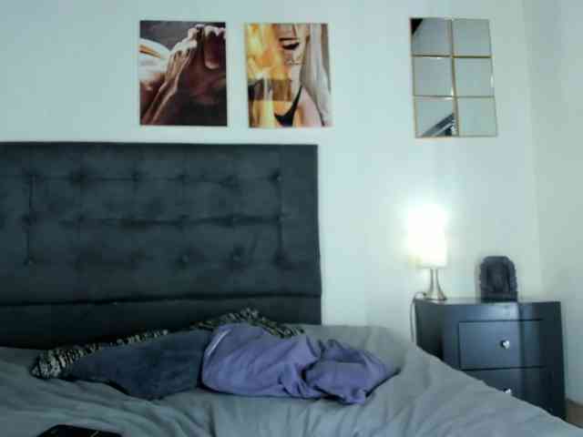 CindyCarmesi webcam