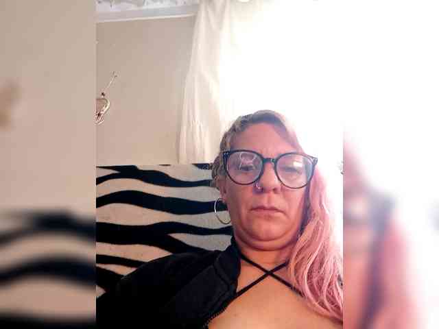 Daddyslildoll Live Webcam on BongaCams