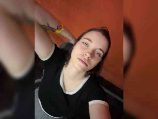 FunnyBanny0312 webcam