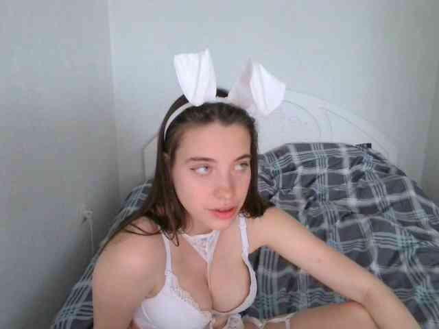 FunnyBanny0312 webcam
